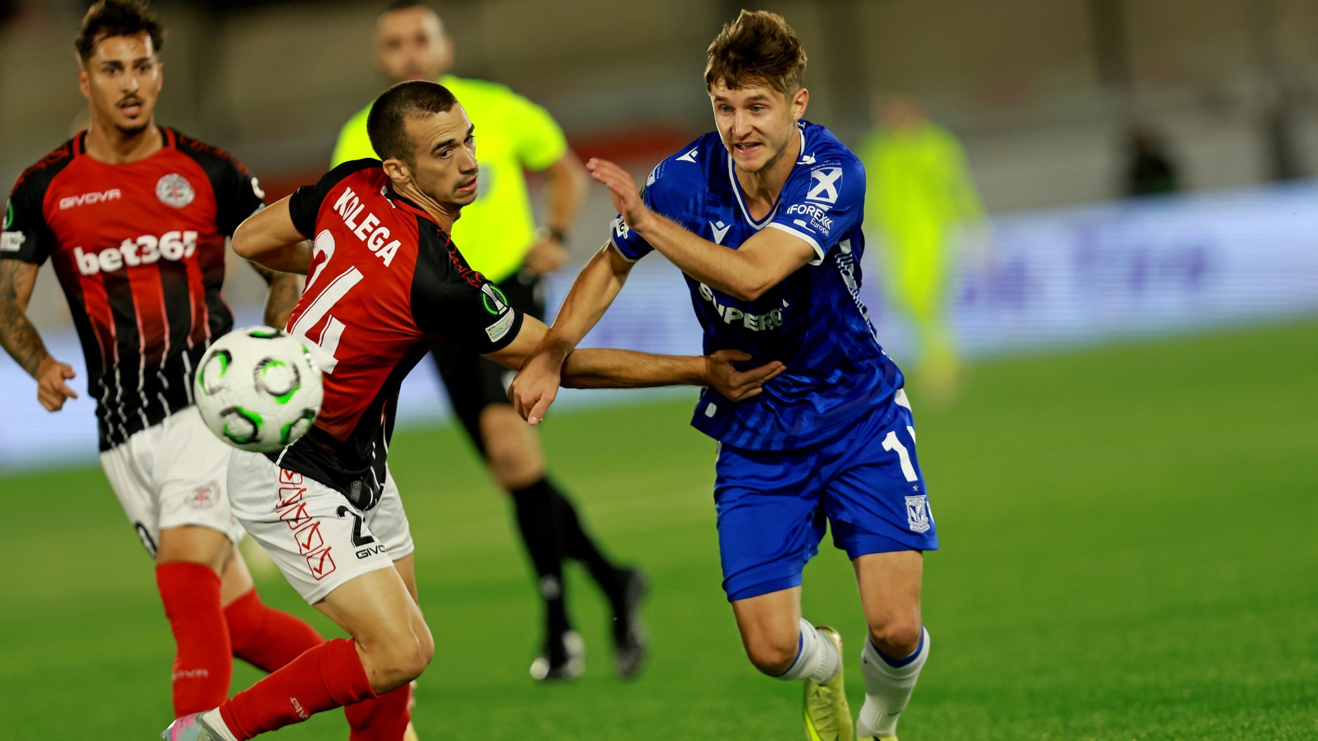 Gibraltars Champion demütigt Lech Posen