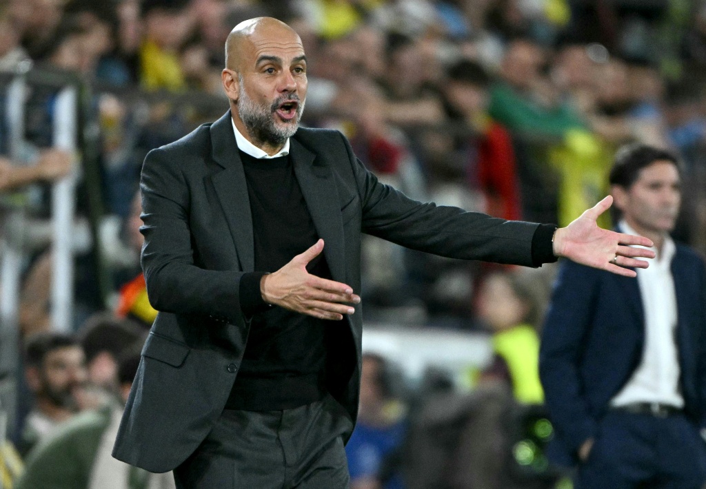 Guardiola Manchester Citynin yukselisiyle eleştirmenlere yuklendi