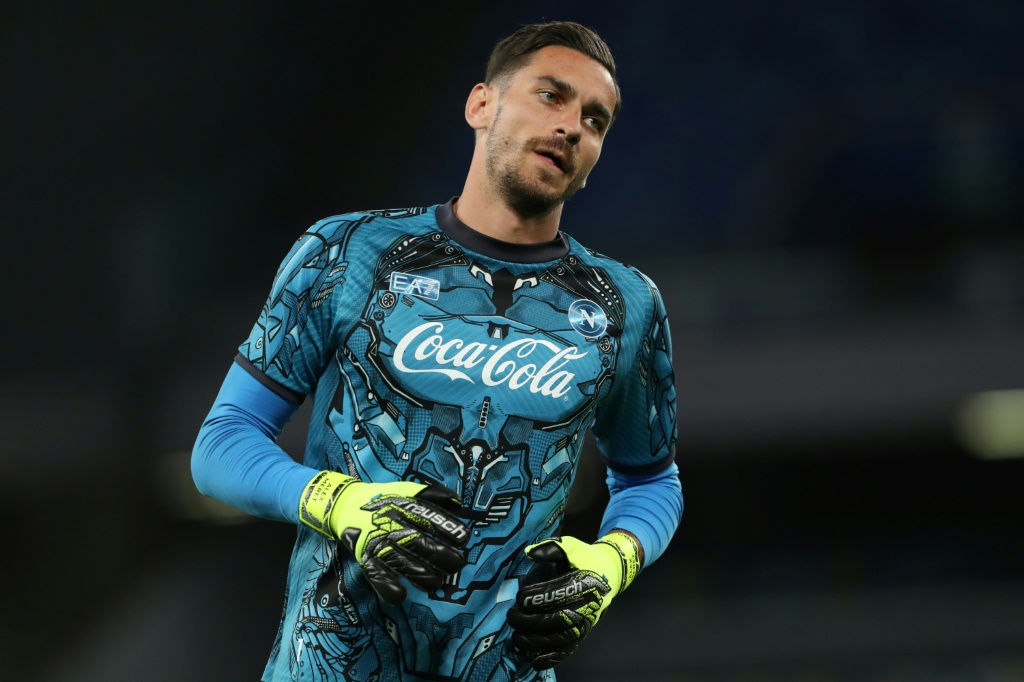Alex Meret sufre una lesión y podría estar fuera del Napoli hasta diciembre