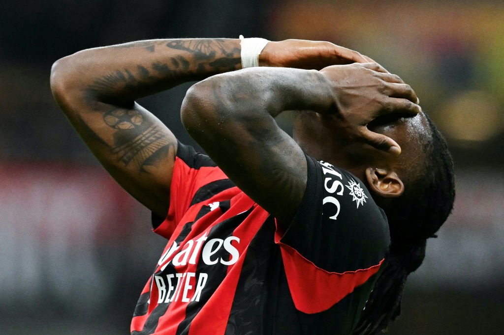 AC Milan iguala a dos goles con el Pisa y arriesga el primer puesto