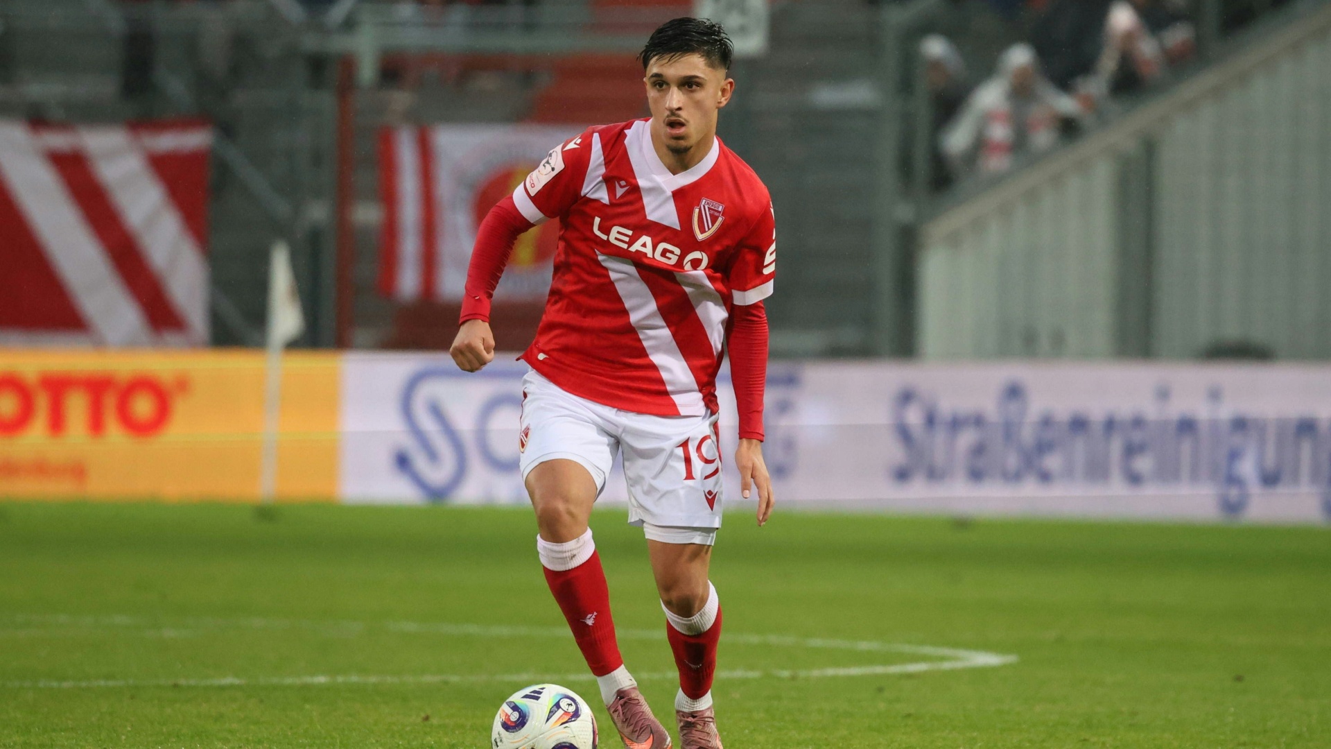 Dritte Liga: Cottbus mit Siegesserie an der Tabellenspitze