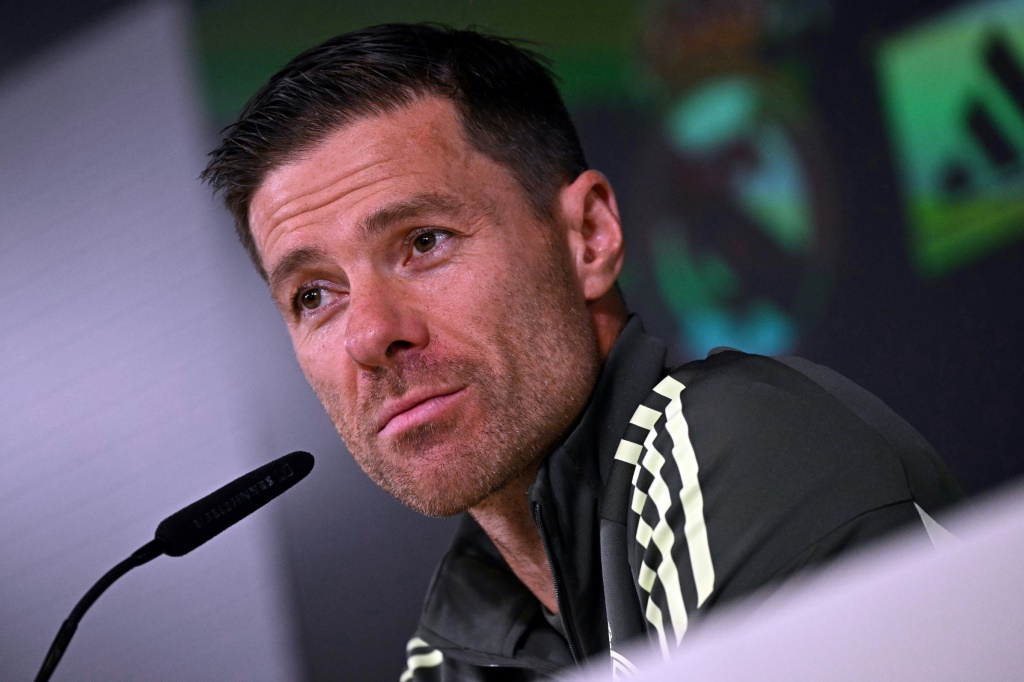 Xabi Alonso recusa polémica com Yamal: 'Não entro nisso'