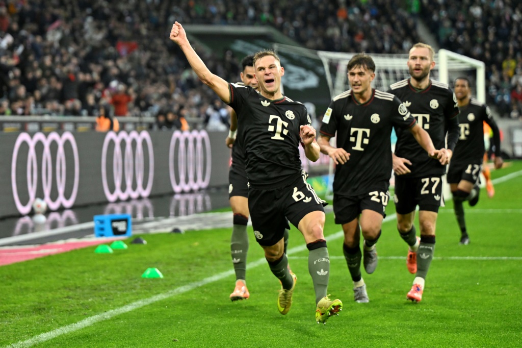 Bayern derrota Mönchengladbach e mantém invicto na época