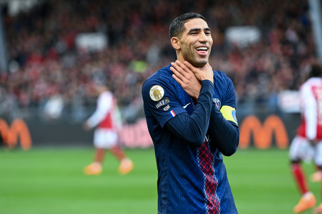 PSG derrota Brest e ameaça topo da tabela do Marselha no Francês