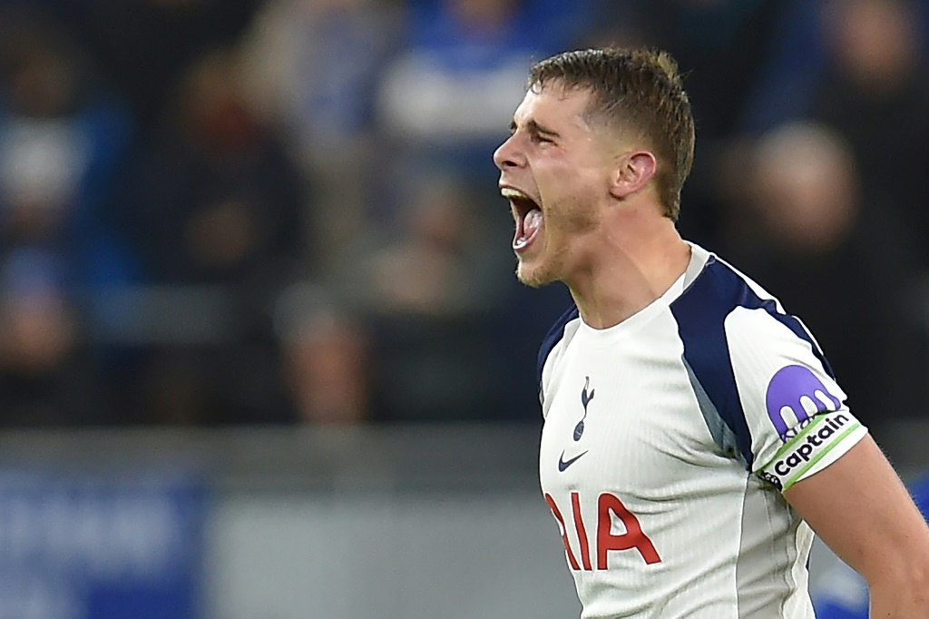 Дубль Ван де Вена потопил Эвертон и помог Сперс подняться на третью строчку