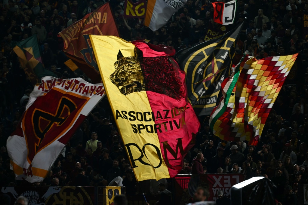 Dybala impulsa a la Roma hacia el liderato compartido, la Juventus profundiza su mala racha