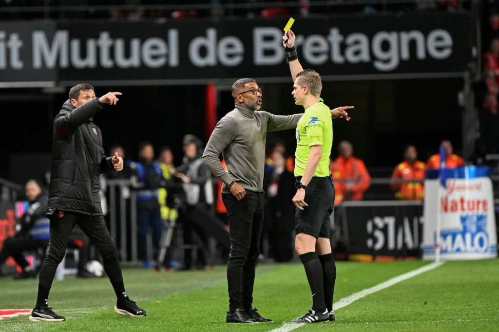 Ligue 1 Lyon fait chuter Strasbourg Rennes s enfonce Lille prolifique