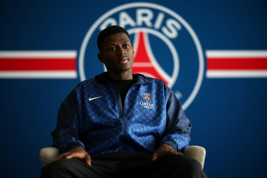 Mendes yang Menggebrak Bersinar di PSG dan Menatap Piala Dunia