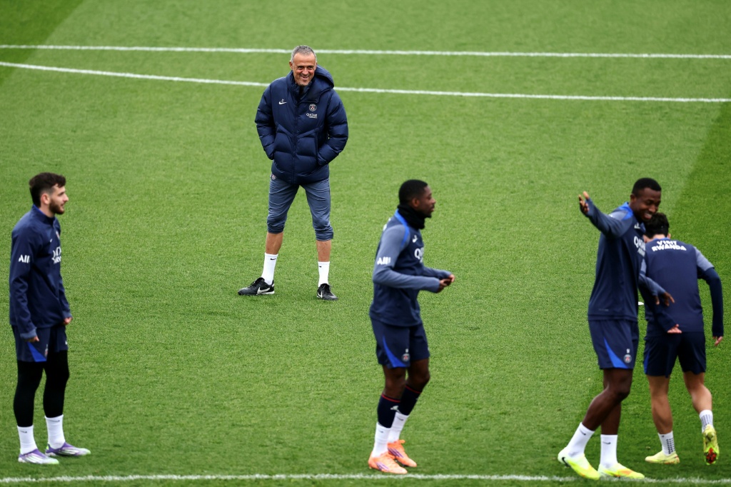 Ligue 1: le PSG garde son rythme face à Lorient, Lens à l'affût