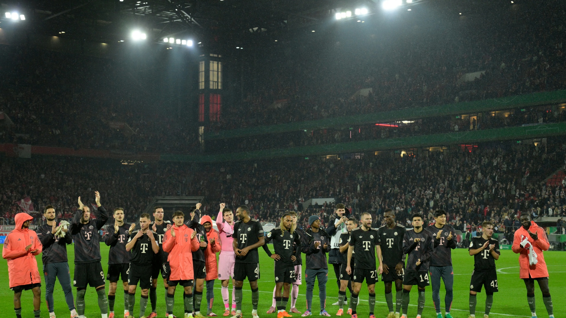 Bevor es gegen Leverkusen und Paris geht: Bayern zeigen große SpielLust