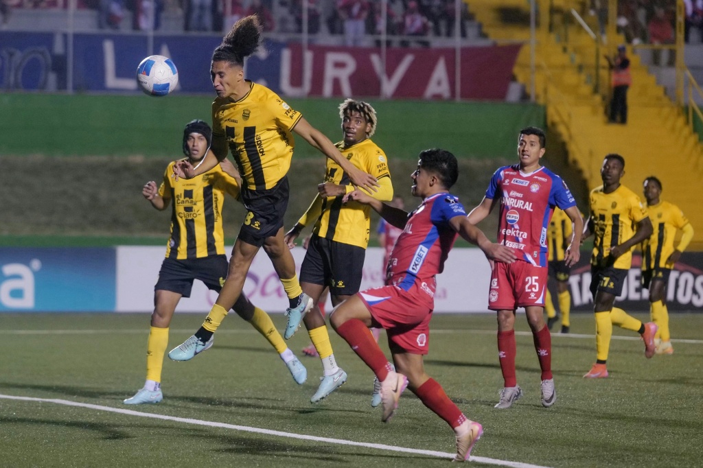 Xelajú supera en penaltis al Real España y accede a la final de la Copa Centroamericana