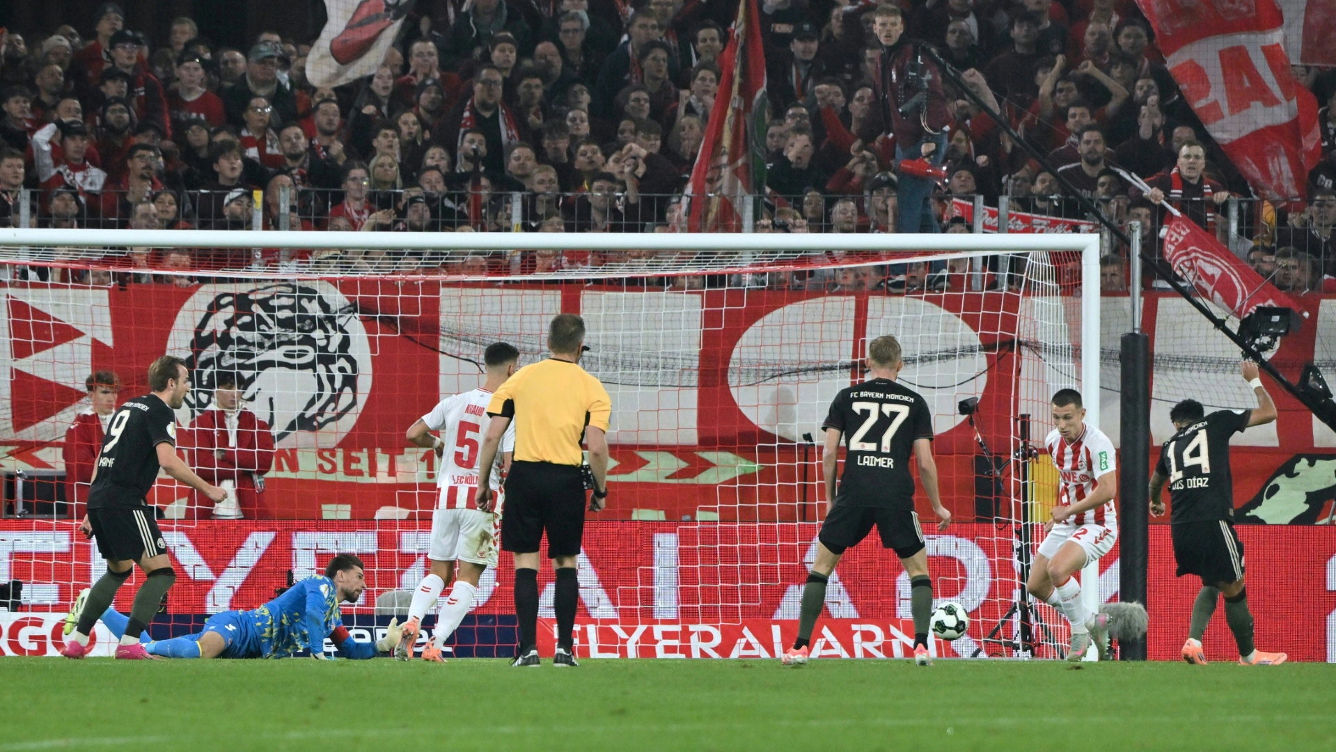 "Ein wenig unprofessionell": Ausbleibender VAR löst Kritik aus