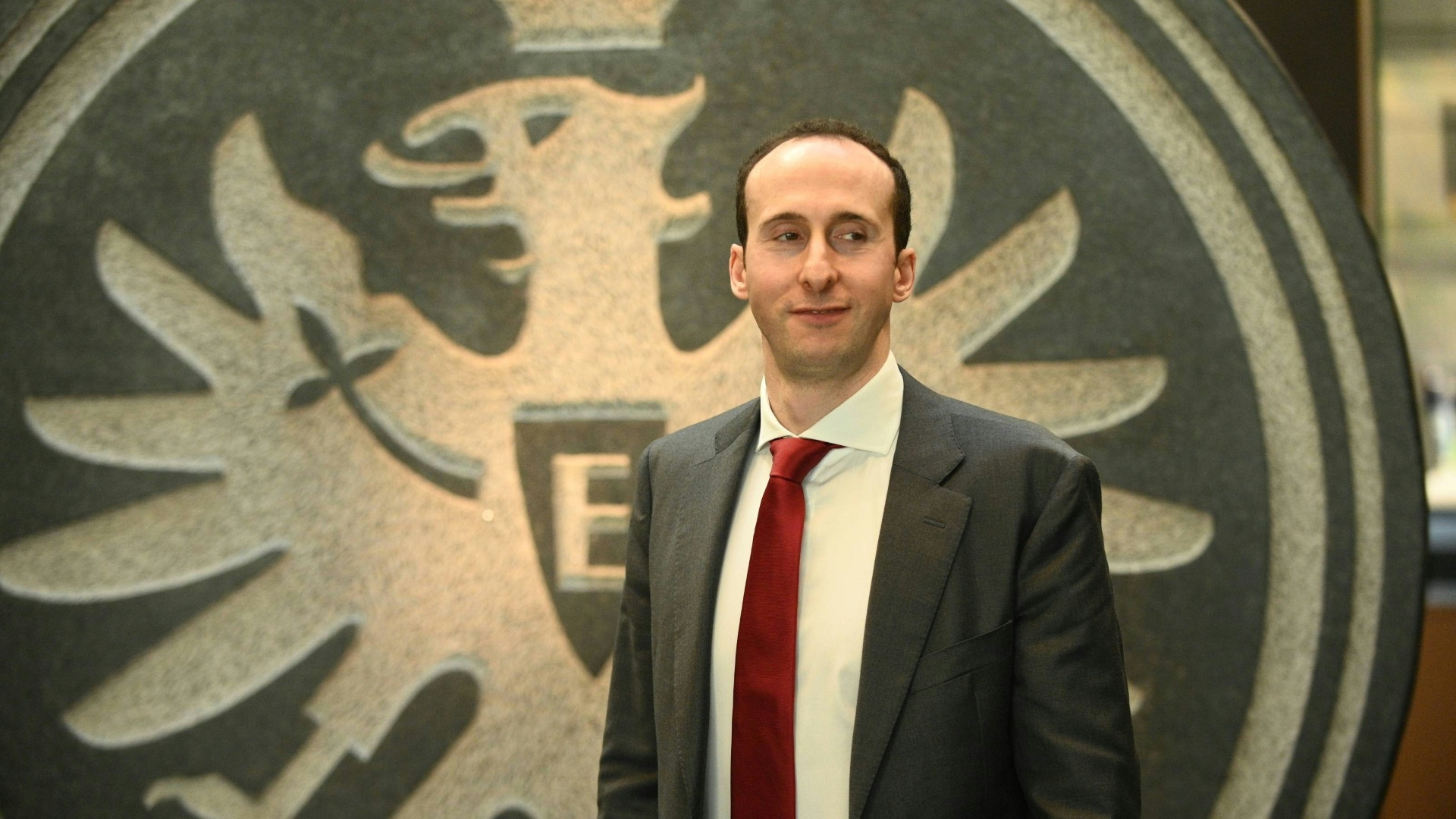 Konstanter Umsatz, Millionen Defizit: SGE offenbart Finanzbericht