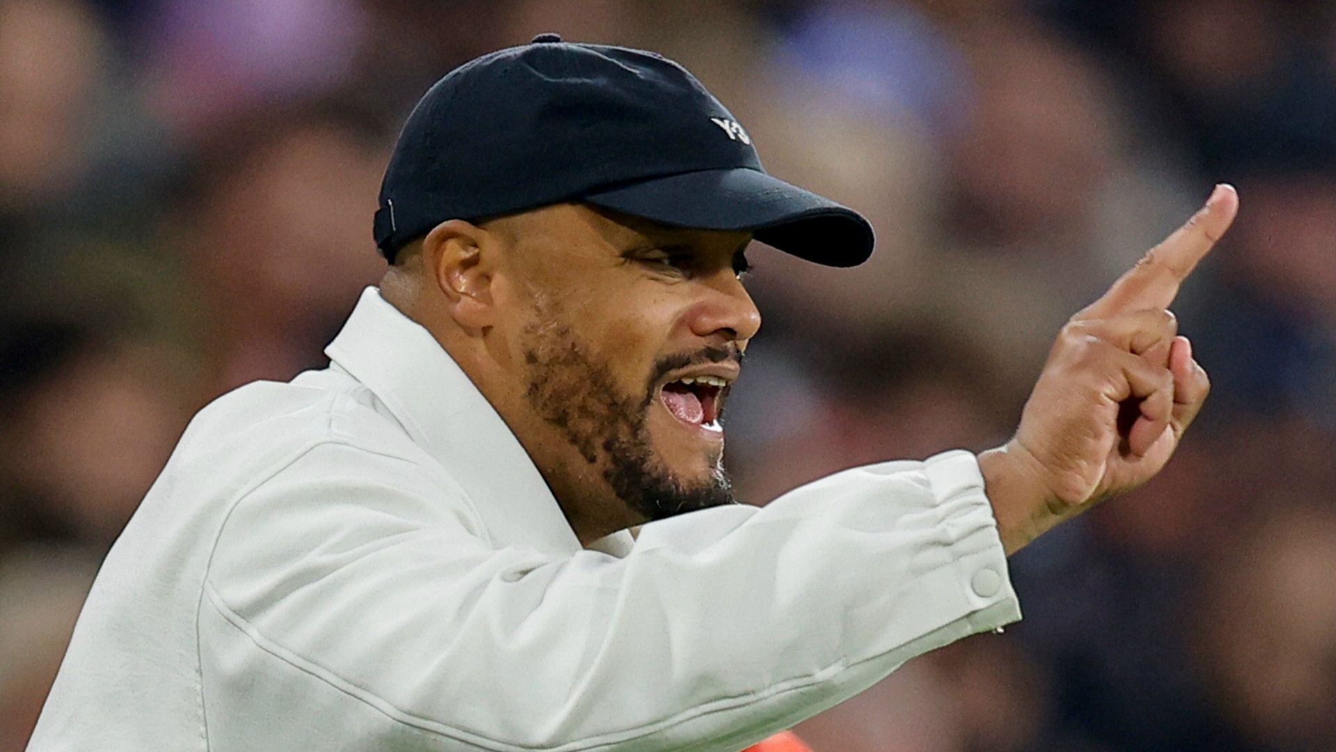 Bayern Trainer Kompany sorgt sich um Grimaldos Freistöße