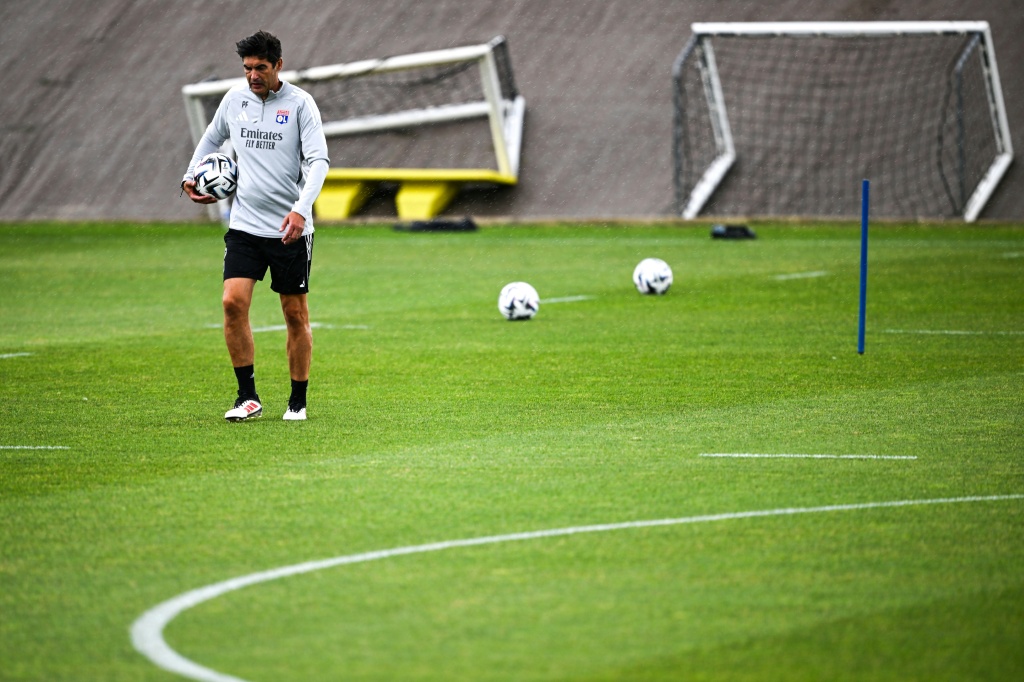 Ligue 1 : À Lyon, les décisions de Fonseca divisent l'opinion