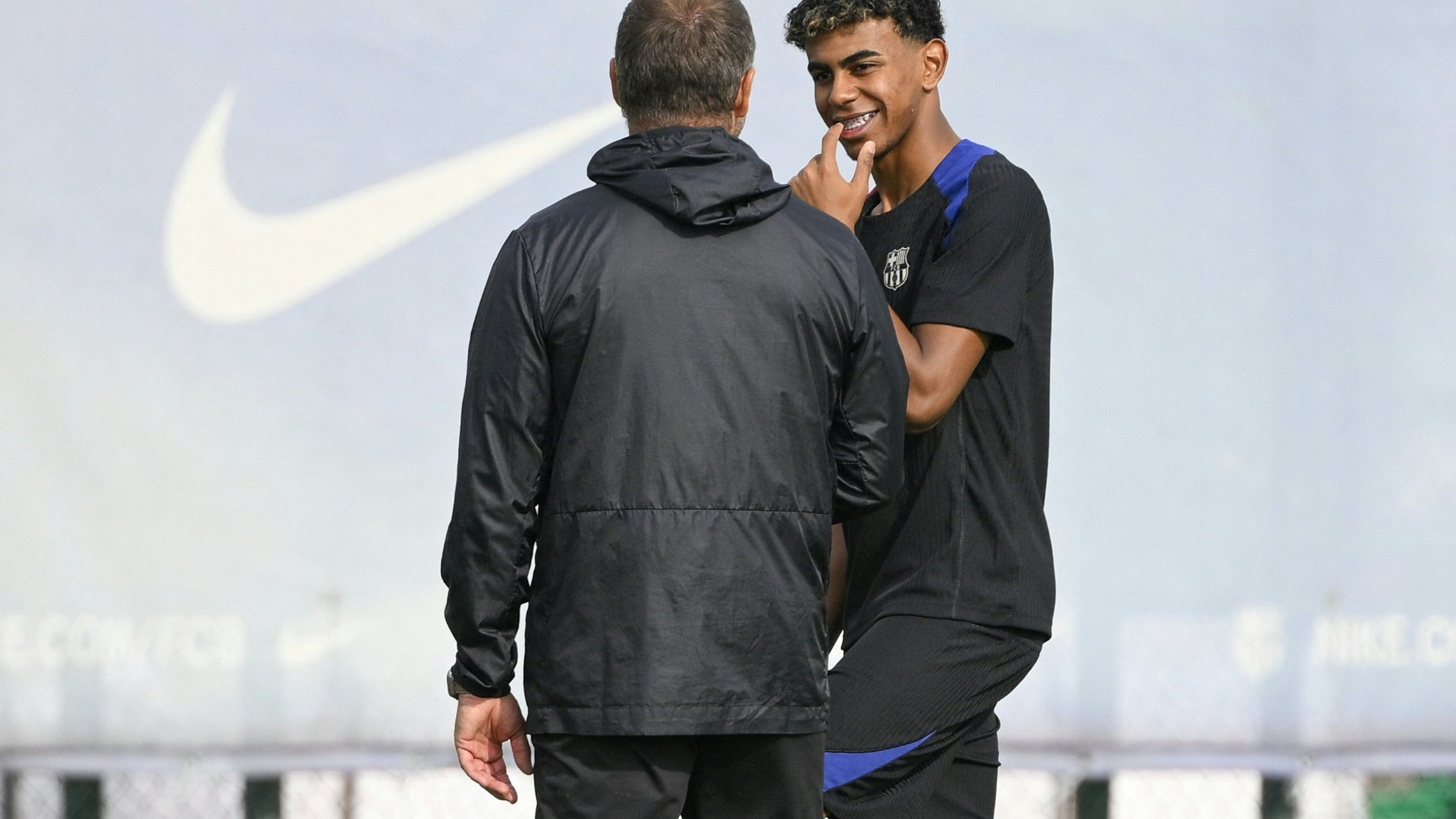 Flick verspricht Schutz fur junger Talents Yamal