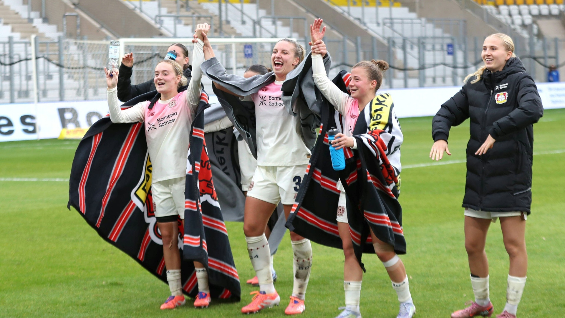 Leverkusen und Frankfurt halten sich in der Verfolgung