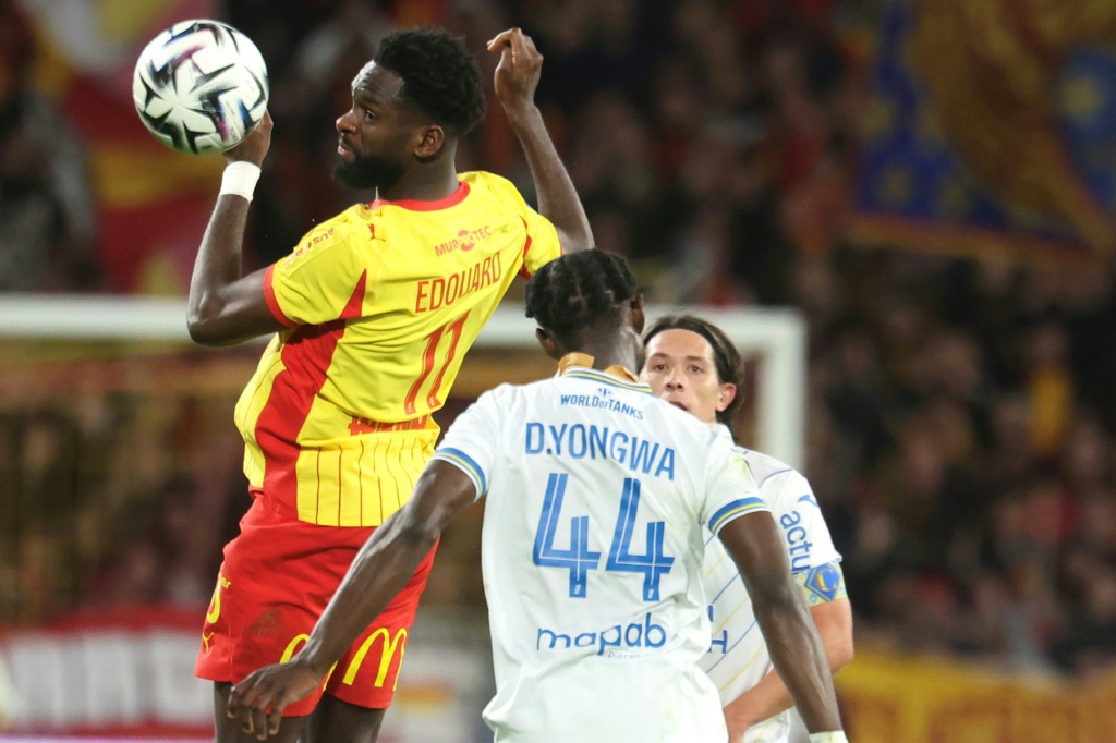 Ligue 1 Lens vainc Lorient et regagne le podium