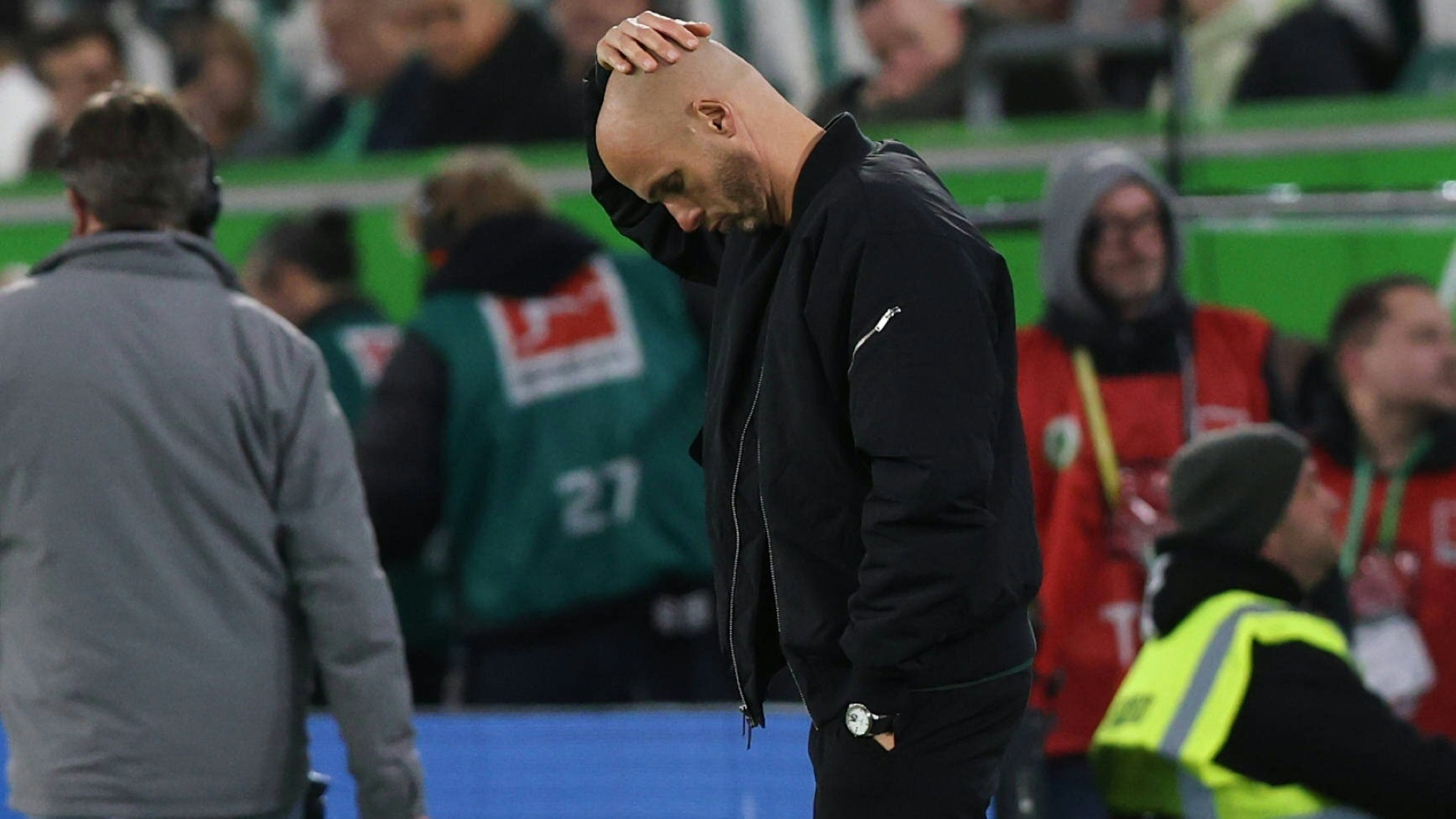 Wolfsburg: Unterstützung für Trainer Simonis