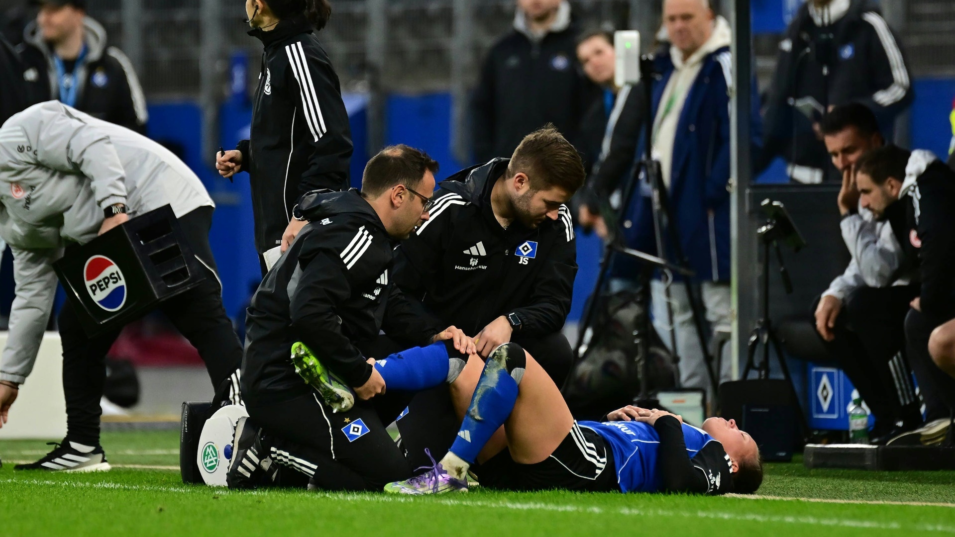 Meniskusverletzung: HSV Torjägerin Schwalm fällt lange aus