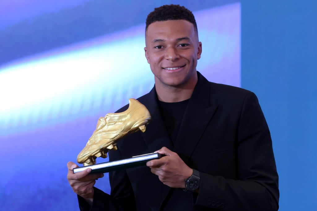 Mbappé obtiene su Bota de Oro: "Aspiro a repetirla el próximo año"