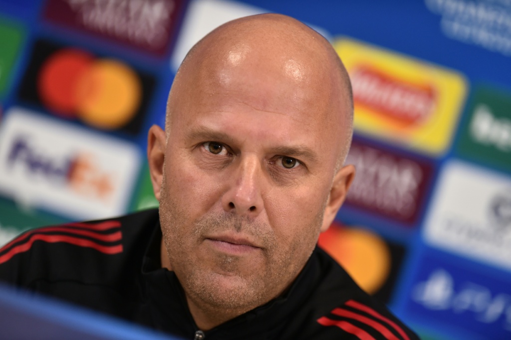 Arne Slot alaba el "magnífico trabajo" de Xabi Alonso en el Real Madrid