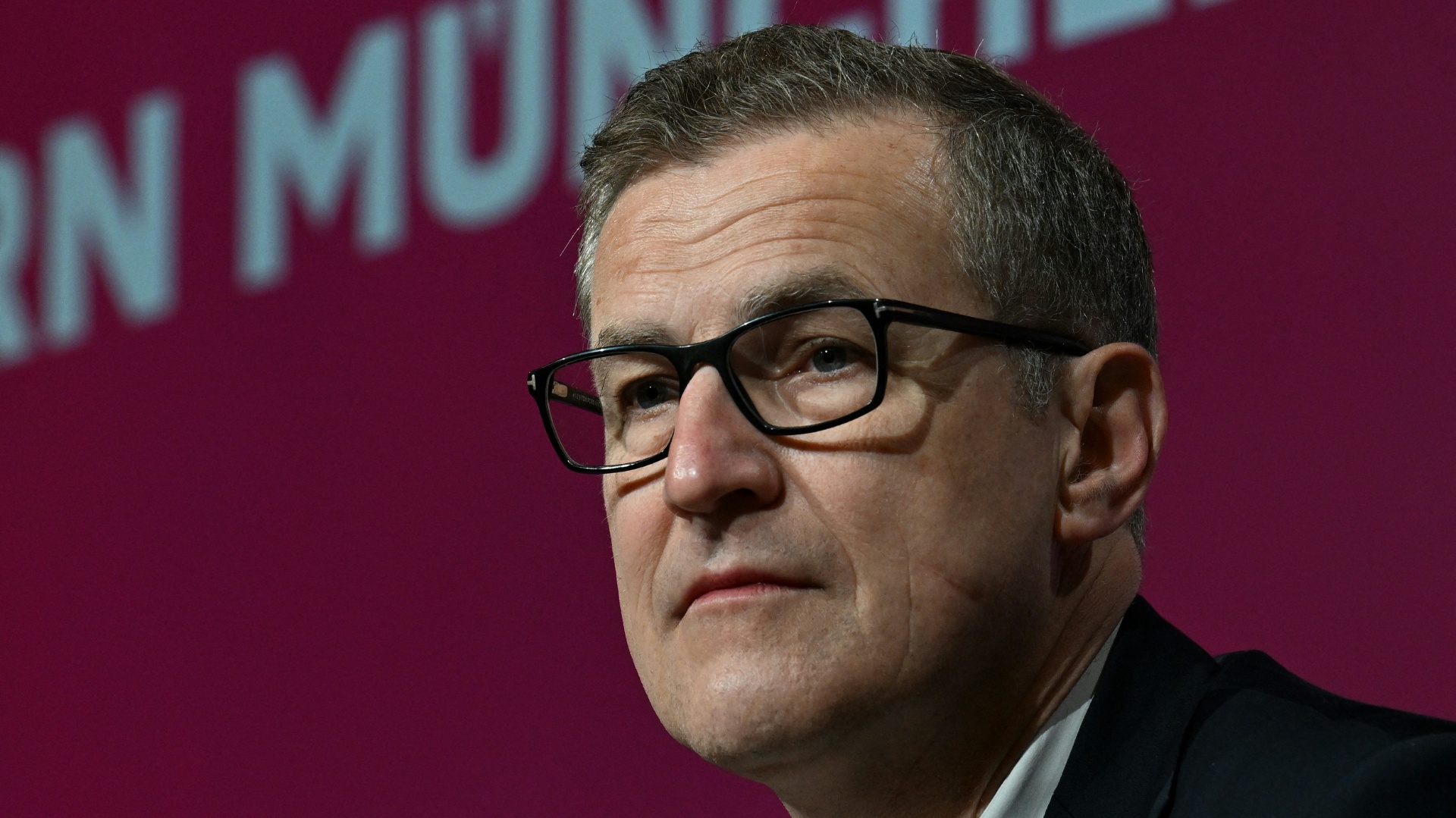 Vor PSG-Duell: Dreesen greift Pariser Polizeibehörde an