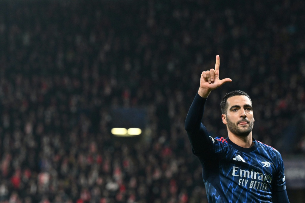 Merino'nun iki golüyle Arsenal Şampiyonlar Ligi'nde Slavia'yı geçti