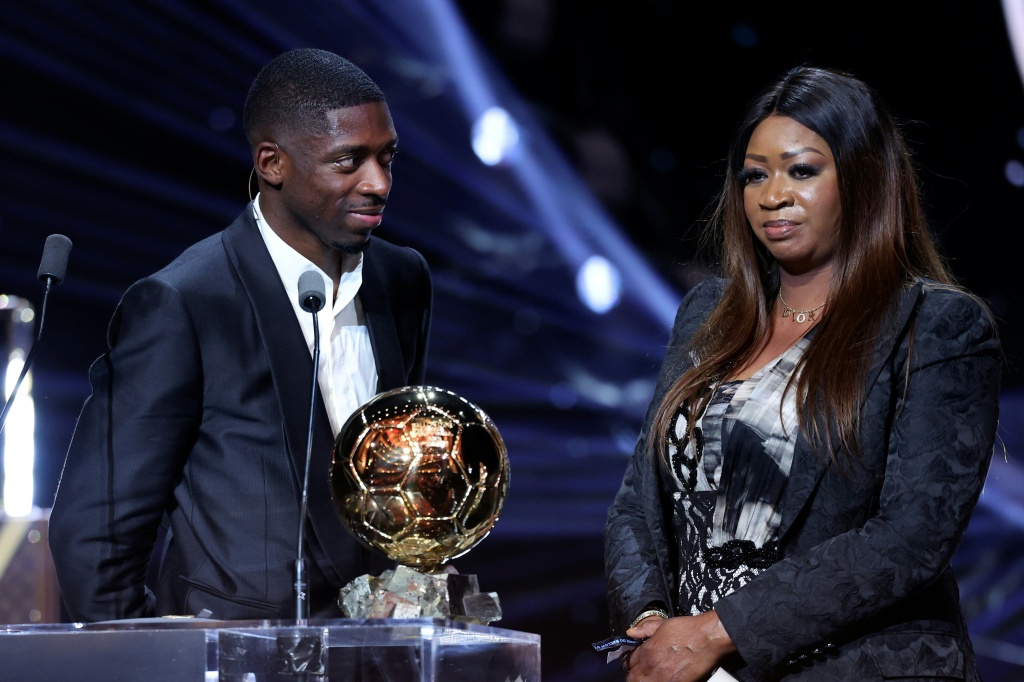 La justicia declara imponibles los 200.000 euros que Ousmane Dembélé regaló a su madre