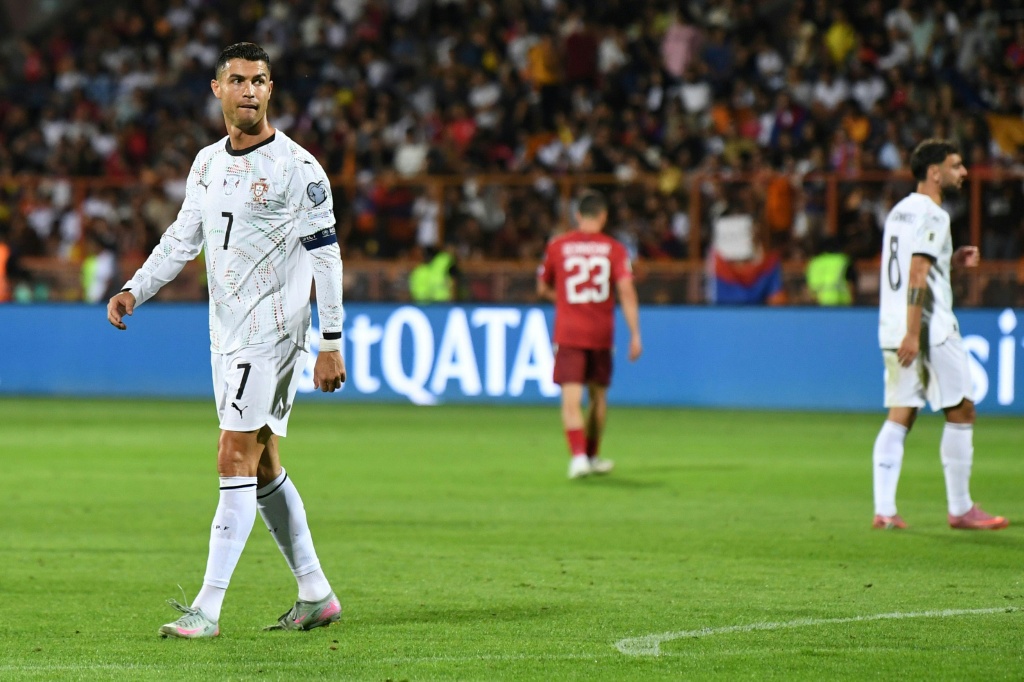 Cristiano Ronaldo à frente da lista de convocados de Portugal para assegurar lugar no Mundial de 2026
