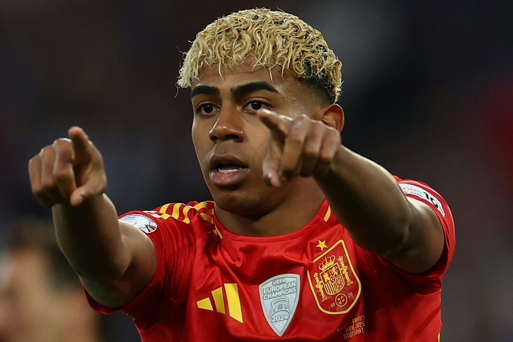 Lamine Yamal regressa à seleção espanhola para fase decisiva das eliminatórias