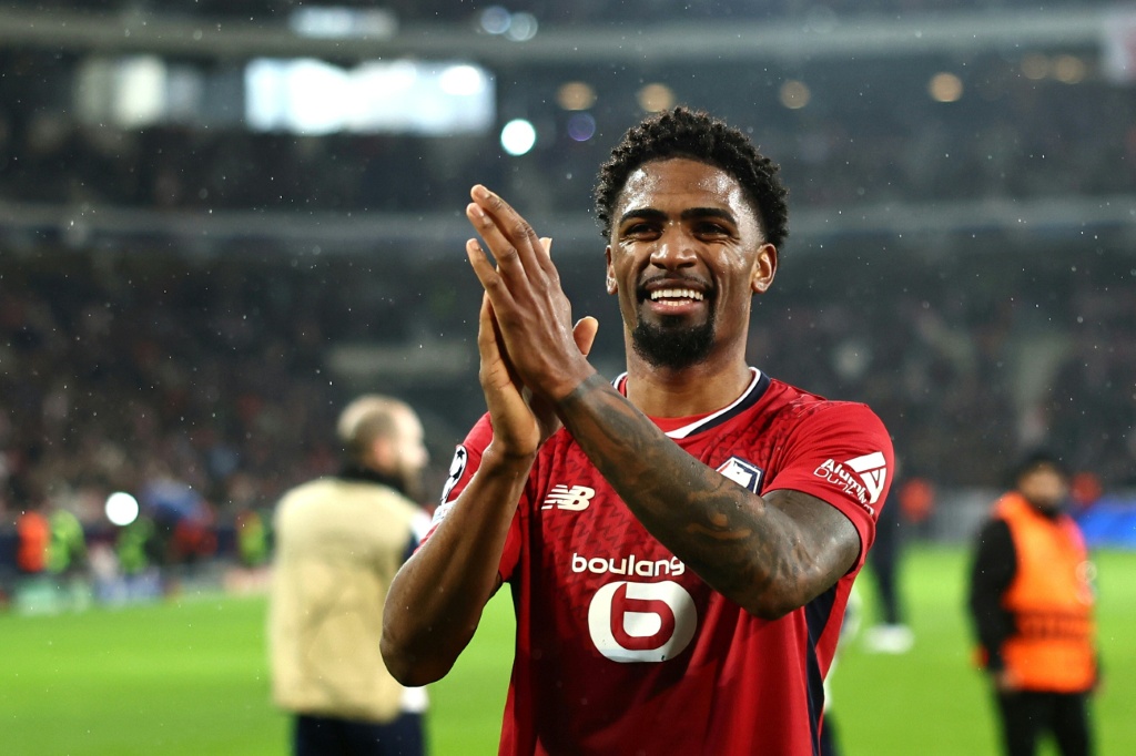 Defensor brasileiro Alexsandro do Lille vai submeter se a cirurgia no quadricépito