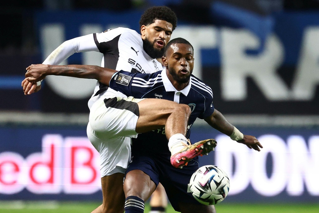 Rennes derrota Paris FC em confronto de magnatas