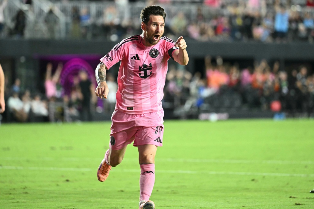 Inter Miami logra su primer paso en playoffs impulsado por doblete de Messi