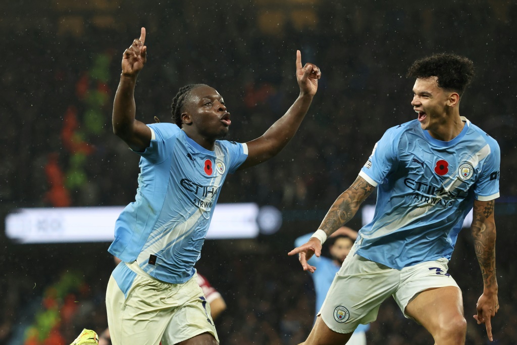 Angleterre: Manchester City corrige Liverpool et menace Arsenal