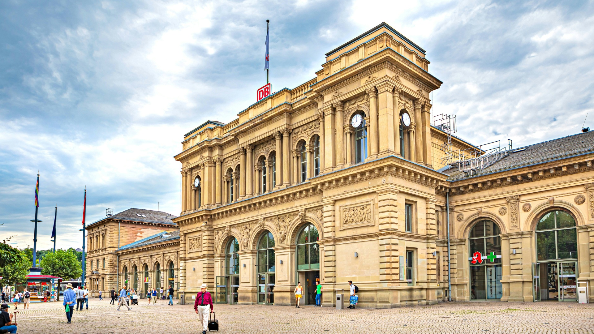 Angriff auf Polizisten vor dem Spiel gegen Eintracht Frankfurt von Mainz Anhängern