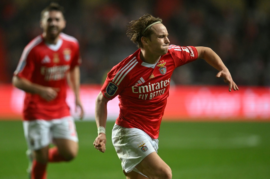 El futbolista noruego Schjelderup reconocerá su culpabilidad por compartir un vídeo sexual de menores