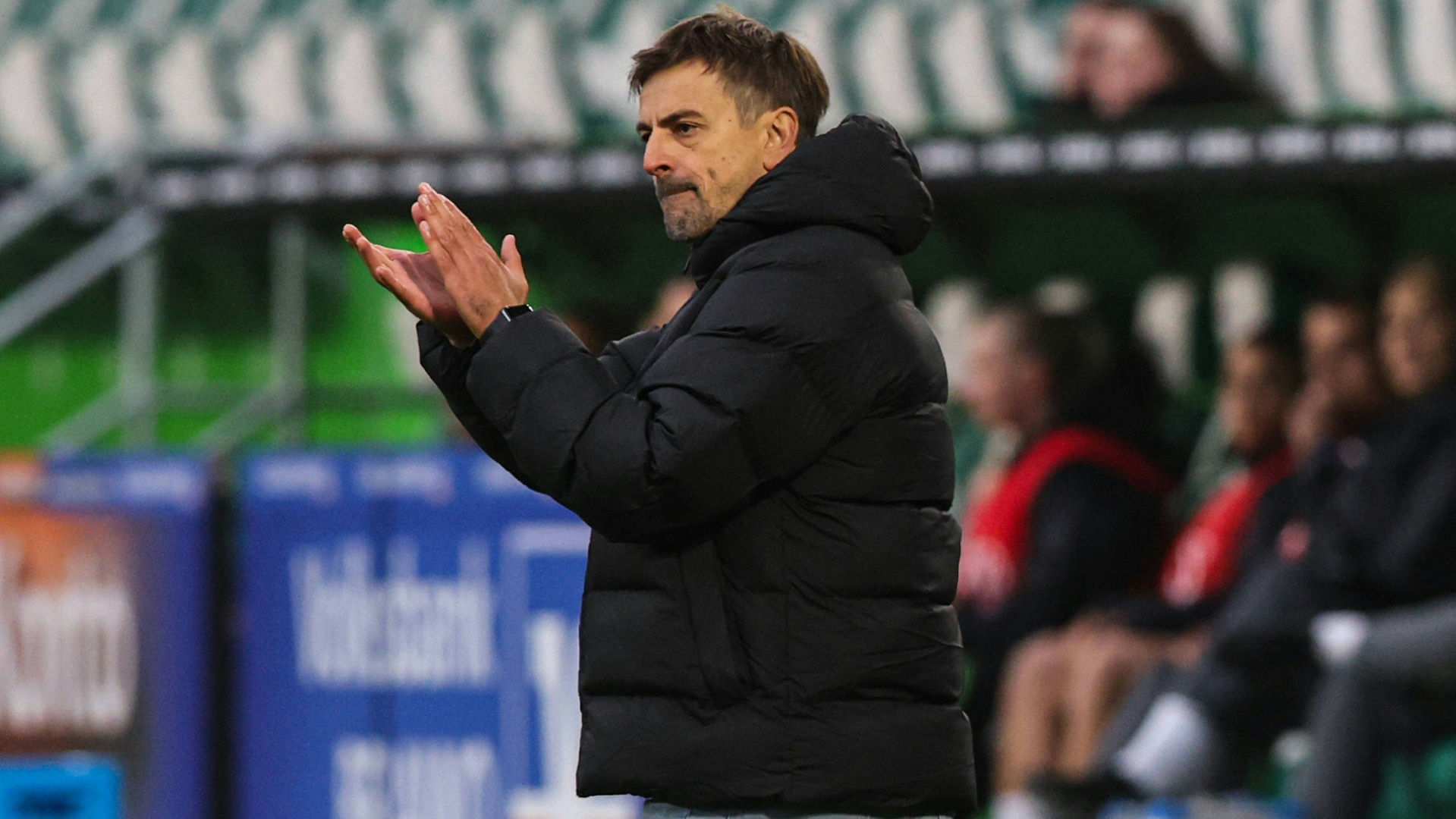 Europa-Cup: Frankfurt triumphiert mit späten Treffern zum Sieg