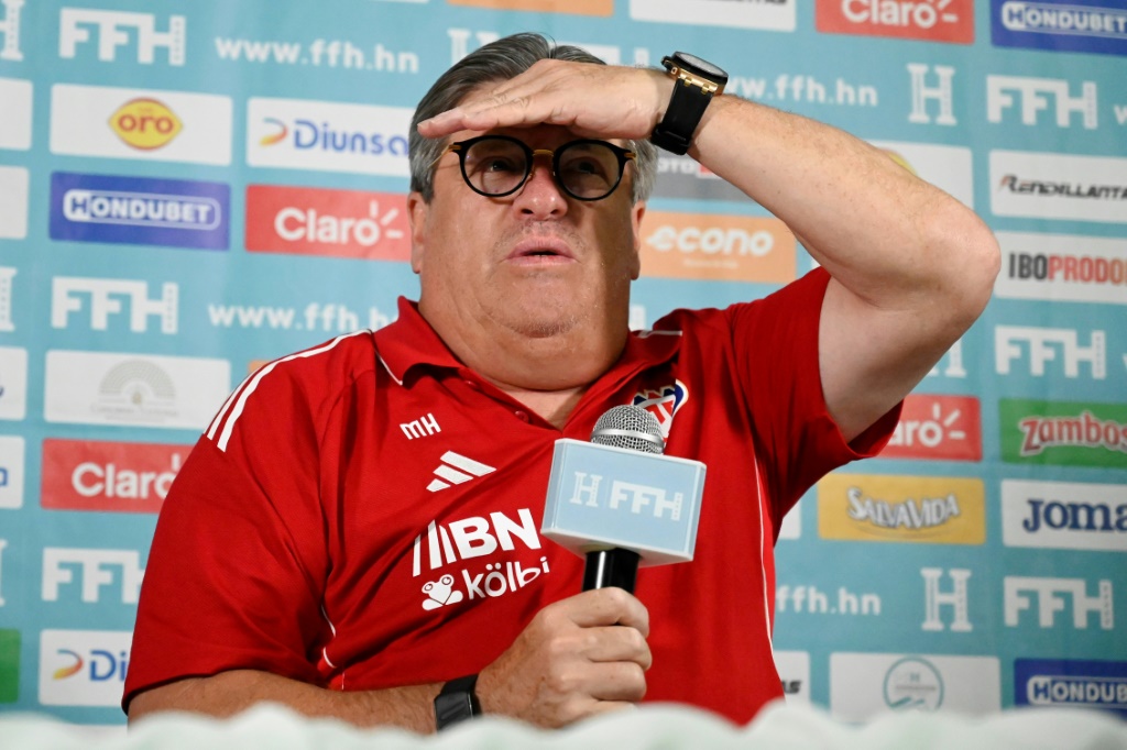 Treinador da Costa Rica avisa que a sua equipa não pode vacilar para se qualificar para o Mundial de 2026
