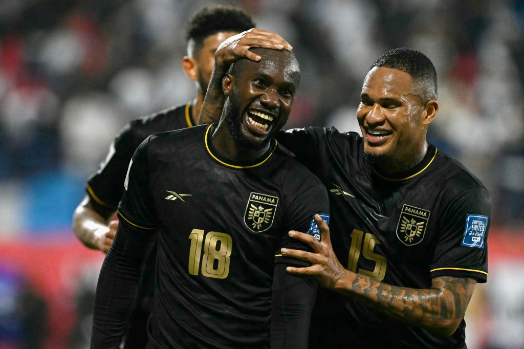 Surinam y Panamá triunfan y disputarán el pase al Mundial en una jornada final llena de emoción