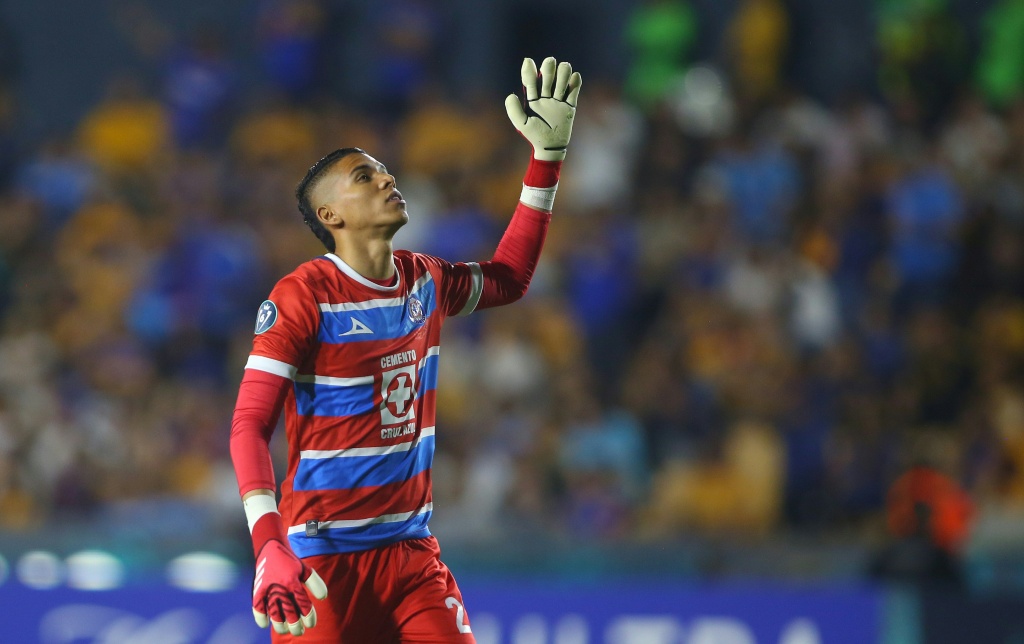 Kevin Mier portero colombiano padece fractura en tibia derecha con pronóstico incierto