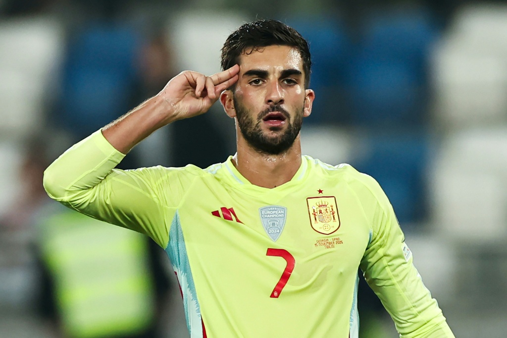 España y Suiza casi aseguran su pase al Mundial Bélgica enreda su clasificación