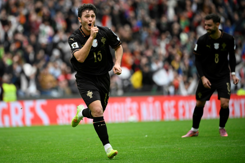 Qualifications Mondial 2026 Le Portugal domine lArménie sans Ronaldo et obtient son billet