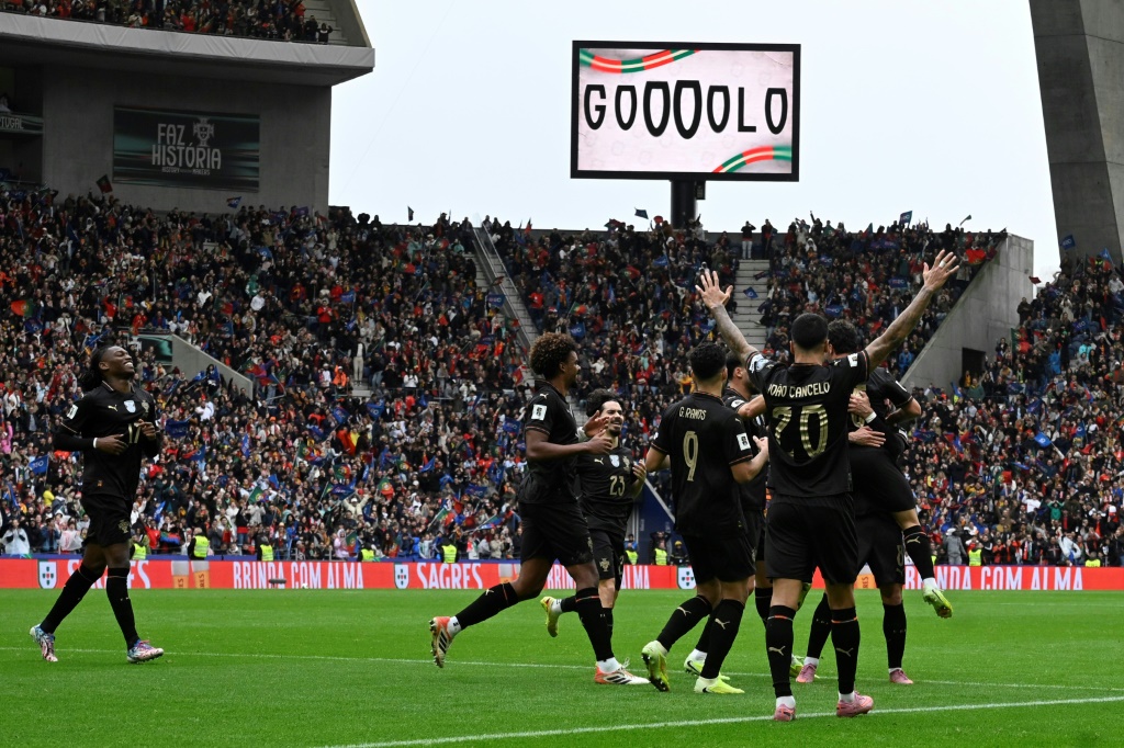 Portugal goleia Arménia por 9-1 e assegura lugar no Mundial