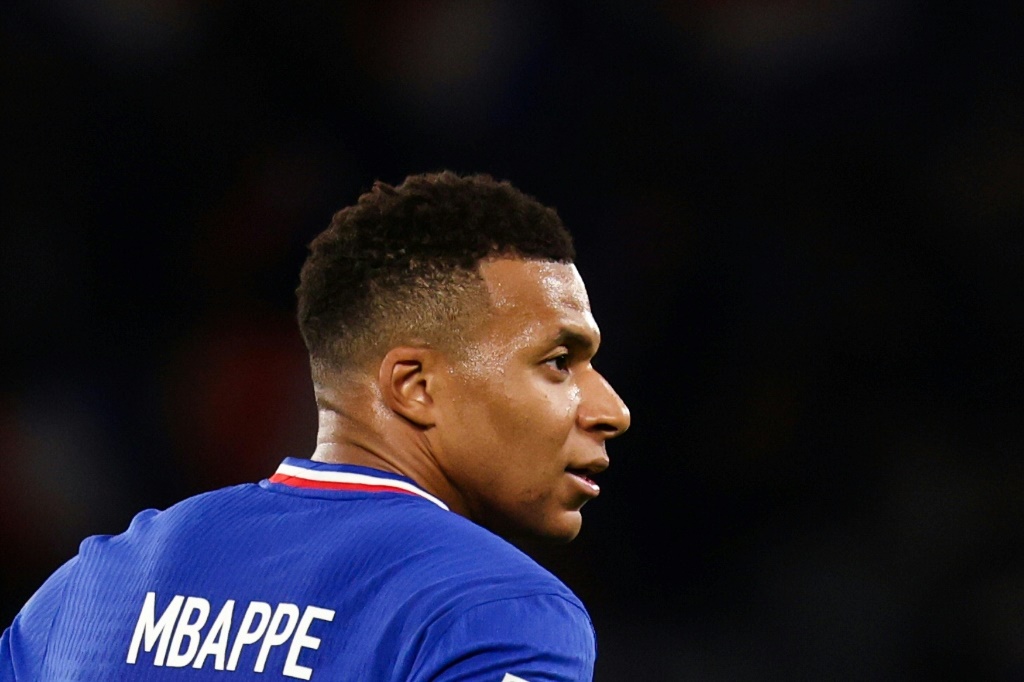 Mbappe and PSG trade lawsuits over sums reaching hundreds of millions