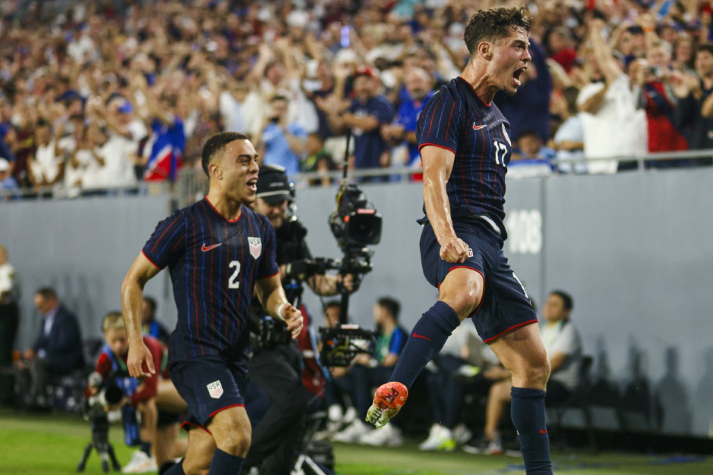 USA thrash Uruguay 5-1 in friendly rout