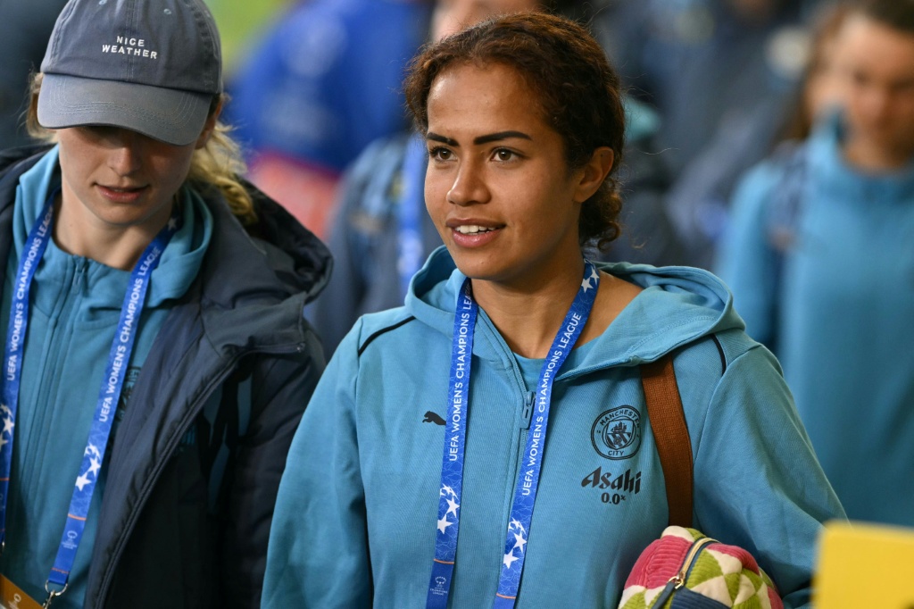 Jogadora australiana Mary Fowler conta que recebeu bananas como oferta de antiga colega de equipa