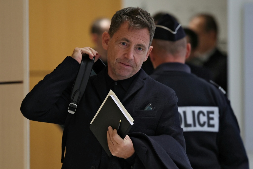 Football: au tribunal Riolo contre Deschamps, l'ombre de la lésion de Benzema