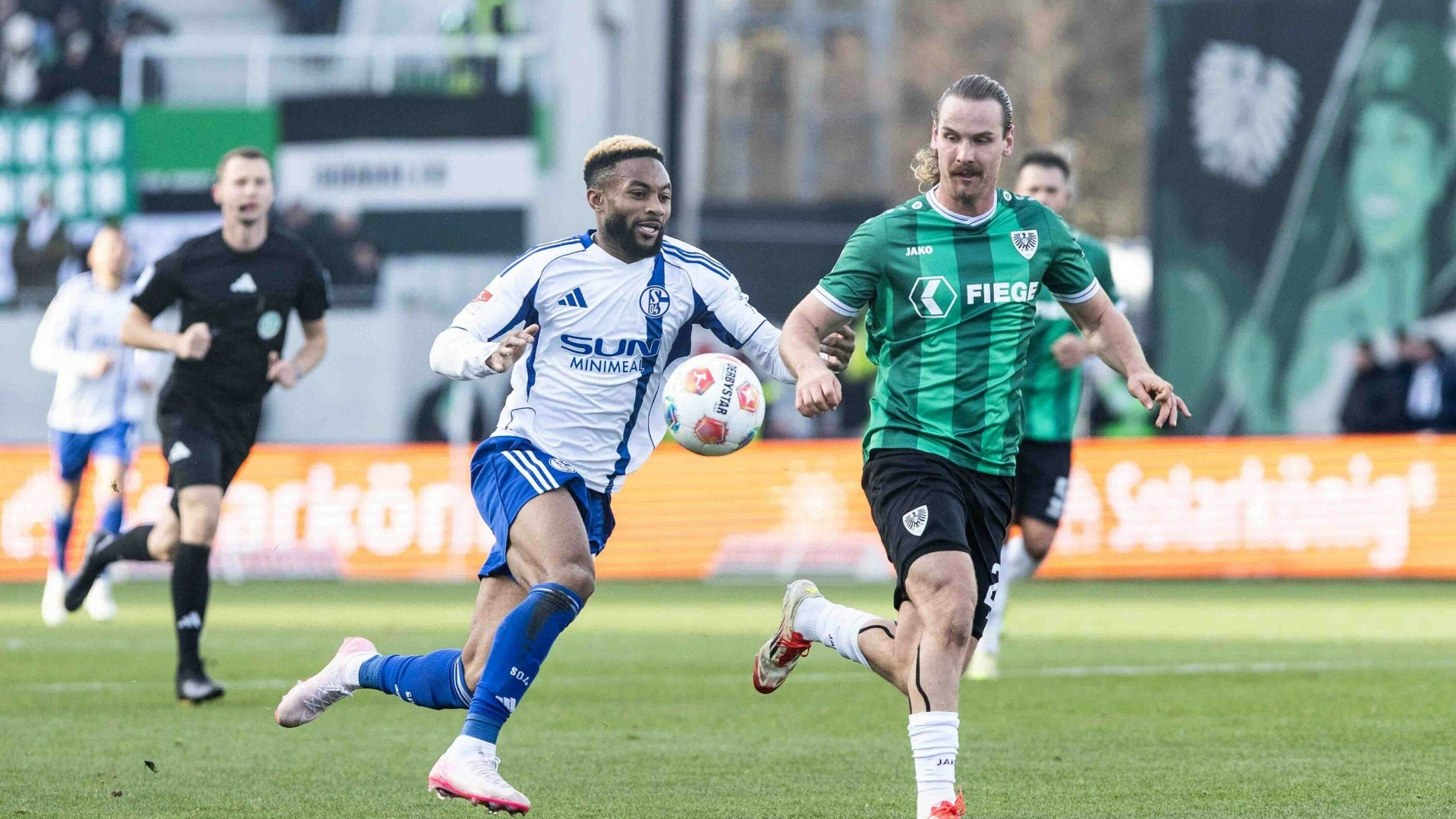 Torloses Remis in Münster: Schalke verspielt Vorsprung durch Überzahl