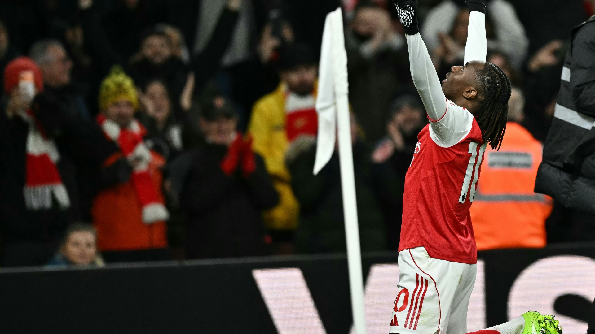 Vorbereitet auf Bayern: Eze mit Hattrick führt Arsenal zu Derbyerfolg